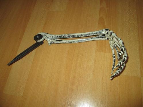 skelet hand voor in grond halloween, Hobby en Vrije tijd, Feestartikelen, Zo goed als nieuw, Versiering, Ophalen of Verzenden