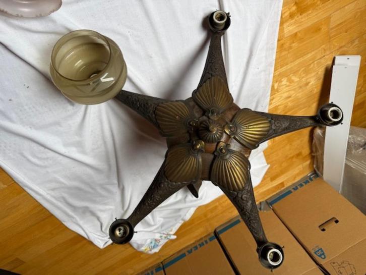 kroonluchter Art Deco met beige glazen kappen, Huis en Inrichting, Lampen | Kroonluchters, Glas, Hout, Metaal, Ophalen