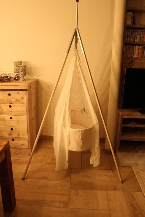 Hangwieg met staander en sluier merk Leander, Kinderen en Baby's, Babywiegjes en Ledikanten, Zo goed als nieuw, Wieg, Ophalen
