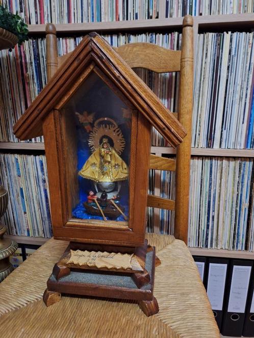 OUD EN MOOI MARIAKAPELLETJE, Antiek en Kunst, Antiek | Religieuze voorwerpen, Ophalen of Verzenden