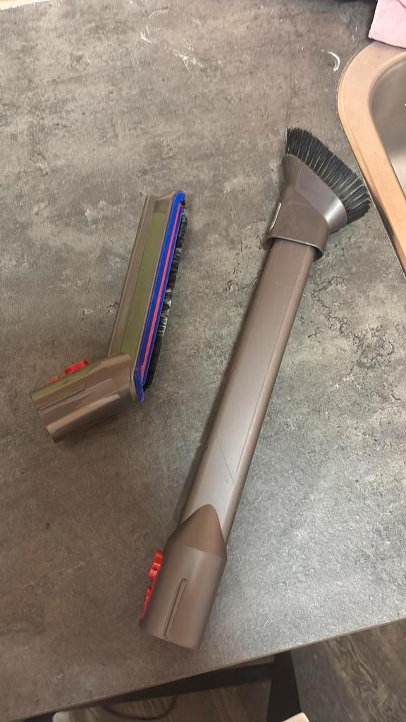 Dyson v8 onderdelen, Elektronische apparatuur, Stofzuigers, Zo goed als nieuw, Stofzuiger, Ophalen