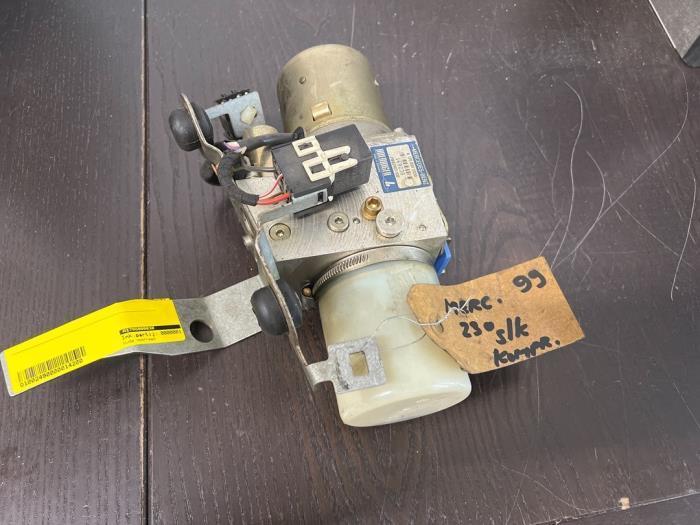 Cabriodak Motor van een Mercedes SLK, Auto-onderdelen, Elektronica en Kabels, Mercedes-Benz, Gebruikt, 3 maanden garantie, Ophalen of Verzenden