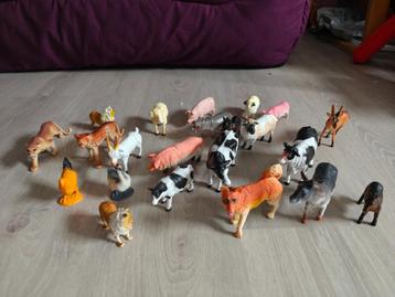 Plastic dieren + - 30 stuks. beschikbaar voor biedingen
