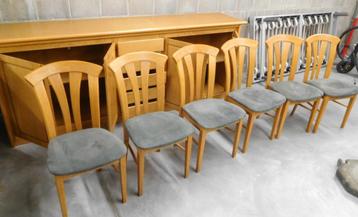 Dressoir en 6 stoelen in beuk beschikbaar voor biedingen