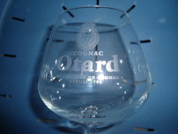splinternieuwe cognac glazen van bisquit, martell en otard beschikbaar voor biedingen