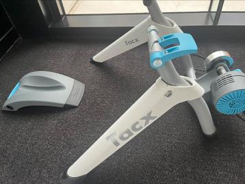 Tacx Flow Smart T2240 Fietstrainer beschikbaar voor biedingen