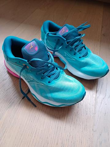 Mizuno Wave  Ultima Dames 14 pointure 38. Portées une fois., Comme neuf