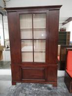 Kast smal met schuifdeuren, Ophalen