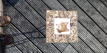 Bijzettafeltje kat beschikbaar voor biedingen