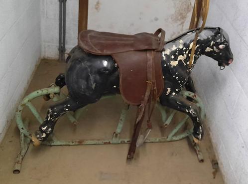 oude schommelpaard kermis carrousel metalen kindermolen, Antiek en Kunst, Antiek | Speelgoed, Ophalen