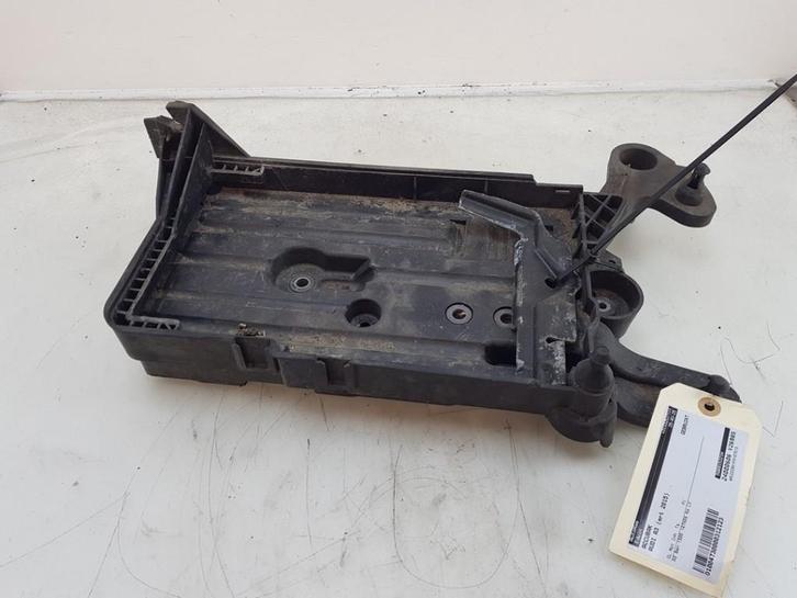 BAC A BATTERIE Audi A3 Sportback (8VA / 8VF), Autos : Pièces & Accessoires, Batteries & Accessoires, Audi, Utilisé