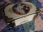 Oude blikken doos,met sleutel het melkmeisje van J.P. Greuze, Collections, Boîte en métal, Comme neuf, Enlèvement ou Envoi