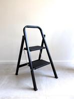 Trapladder 2 treden zwart - Artex Giant Total Black, Doe-het-zelf en Bouw, Ladders en Trappen, Ophalen, Trap, Zo goed als nieuw