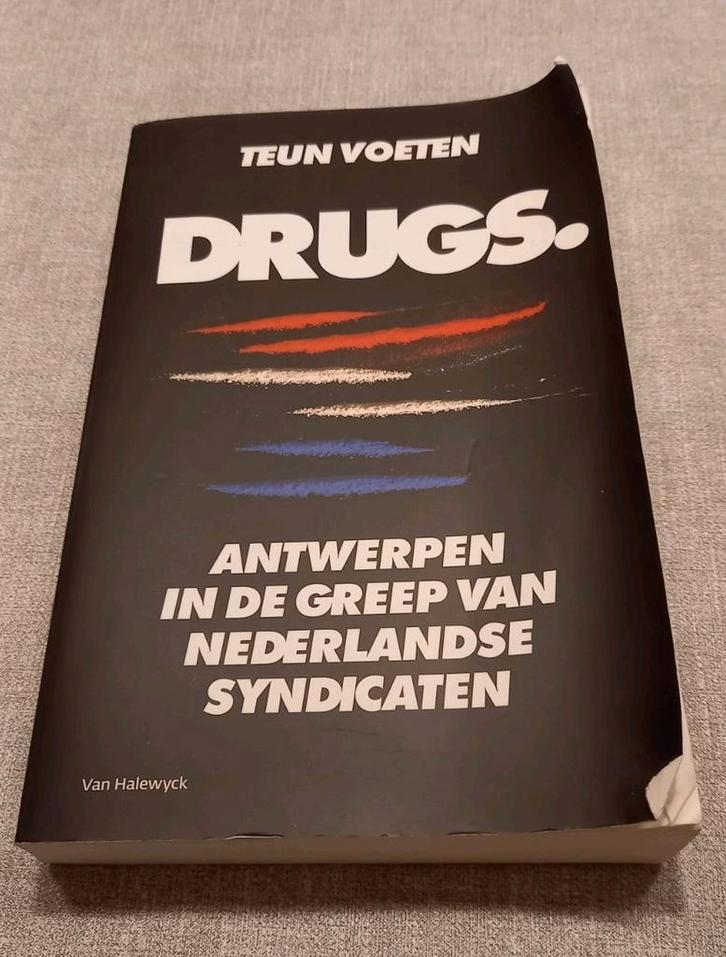 Boek "Drugs", Teun Voeten, Boeken, Politiek en Maatschappij, Gelezen, Ophalen of Verzenden