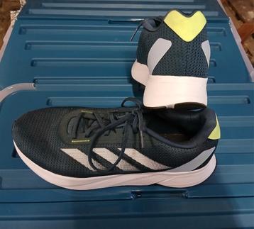 Baskets ADIDAS runing beschikbaar voor biedingen