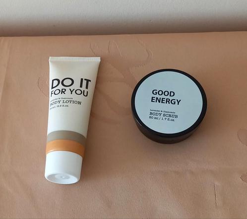 Do it for you - Bodylotion + Body schrub., Handtassen en Accessoires, Uiterlijk | Lichaamsverzorging, Nieuw, Bodylotion, Crème of Olie