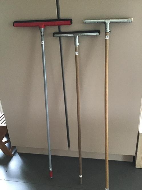 3 aftrekkers en ander kuisgerief (3 swiffers), Huis en Inrichting, Schoonmaakartikelen, Ophalen