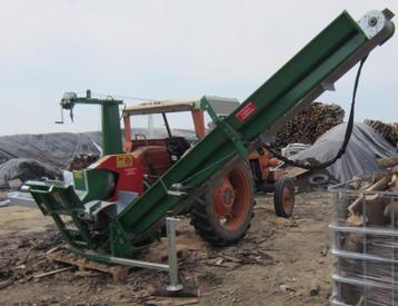 Scie circulaire pour bois de chauffage avec tapis 5m disponible aux enchères