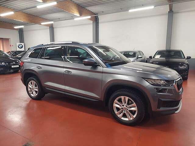 SKODA Kodiaq 1.5 TSi + 7pl. + NAVI + CAMERA + KeylessGO, Autos, Skoda, Kodiaq, ABS, Airbags, Air conditionné, Bluetooth, Ordinateur de bord