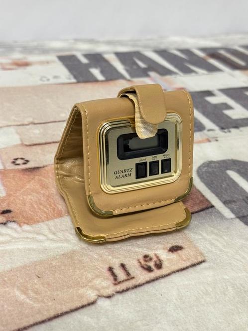 Vintage LCD Leather Quartz portemonnee klok horloge lederen, Antiek en Kunst, Antiek | Klokken, Ophalen of Verzenden