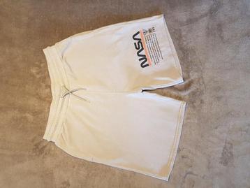 Sweatshort (Maat 158) beschikbaar voor biedingen