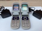SET VAN 2 x NOKIA 2760 GEBRUIKT - GETEST EN WERKEN )+ LADERS, Enlèvement, Comme neuf