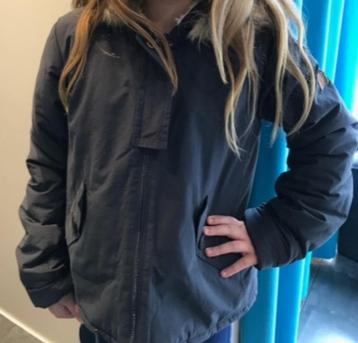 Winterjas van American outfitters 12 jaar beschikbaar voor biedingen