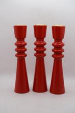 3 vintage rode houten kandelaars, Gebruikt, Ophalen of Verzenden, Rood, Hout