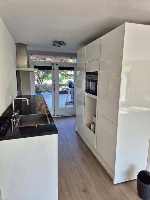 witte hoogglans dubbelwandige keuken +siemens GEDEMONTEERD, Huis en Inrichting, Keuken | Complete keukens, Zo goed als nieuw, Dubbelwandige keuken
