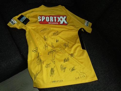 Gesigneerd 2020-2021 shirt van het Zwitserse Young Boys, Sport en Fitness, Voetbal, Nieuw, Shirt, Maat M, Ophalen of Verzenden