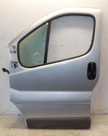 PORTIER LINKS VOOR Renault Trafic New (FL) (01-2001/06-2014) beschikbaar voor biedingen