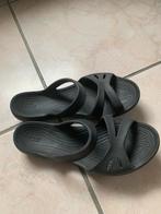 Nieuwe slippers Crocs zwart 36-37, Kleding | Dames, Schoenen, Ophalen of Verzenden