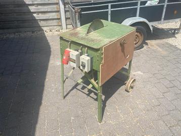 Tafelzaag beschikbaar voor biedingen