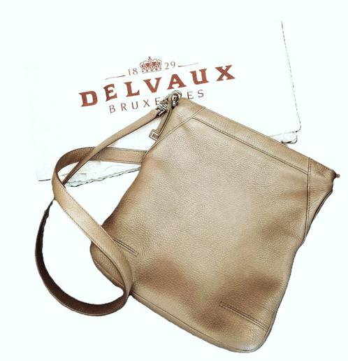 Delvaux Lundi crossbody taupe, Handtassen en Accessoires, Tassen | Schoudertassen, Gebruikt, Overige merken, Overige kleuren, Leer