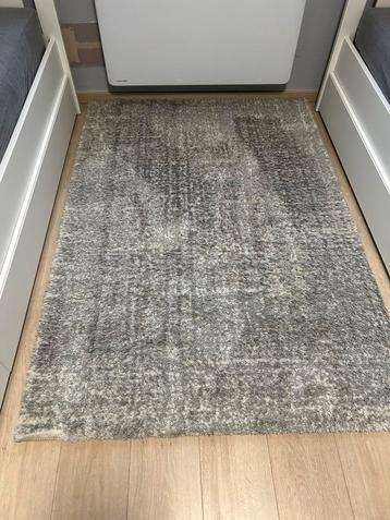 Zacht tapijt 120x170 beschikbaar voor biedingen