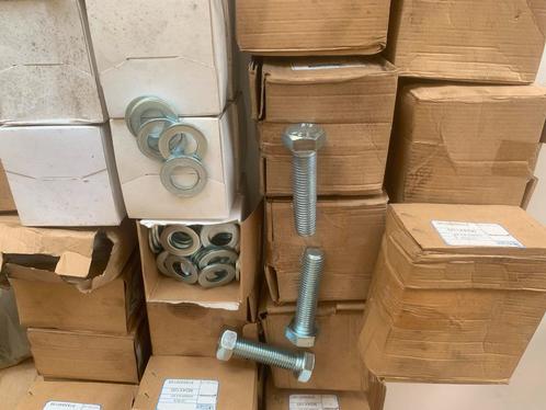Dozen schroeven bouten ringen M27x120 m, M16x60, M24X100, Doe-het-zelf en Bouw, IJzerwaren en Bevestigingsmiddelen, Nieuw, Schroeven