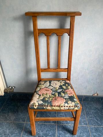 Ancienne chaise d'église