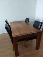 Set: massieve notenhouten tafel en 4 stoelen, Huis en Inrichting, Complete eetkamers, Ophalen, Zo goed als nieuw