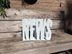 Stijlvolle metalen krantenbak – “NEWS” design, Ophalen, Zo goed als nieuw
