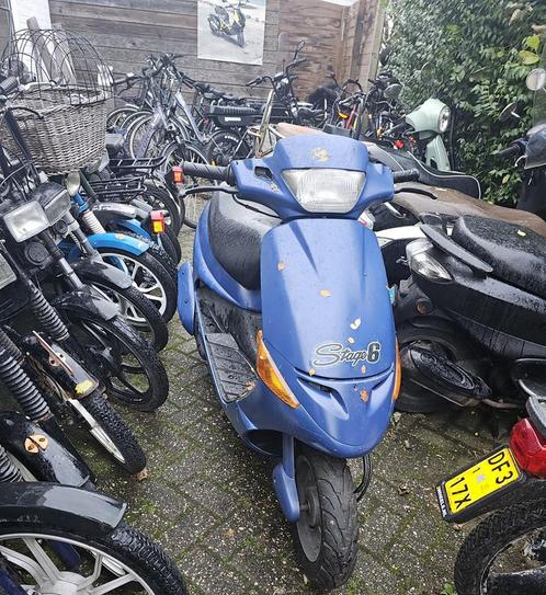 Opknap/loop of sloop scooter gezocht!! Papieren en sleutel!, Fietsen en Brommers, Brommeronderdelen | Scooters, Ophalen
