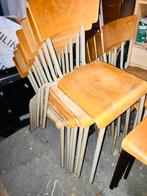 Vintage houten schoolstoelen en stapelstoelen, Antiek en Kunst, Ophalen