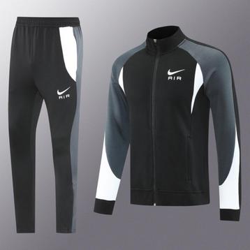 Ensemble Nike beschikbaar voor biedingen