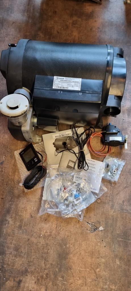 Truma COMBI 6 op 12V-30mB , kompleet met CP-plus  bediening, Caravans en Kamperen, Mobilhome-accessoires, Zo goed als nieuw, Ophalen