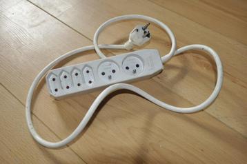Bloc mutiprise max 3500w blanc beschikbaar voor biedingen