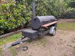 BBQ Smoker op aanhangwagen, Tuin en Terras, Houtskoolbarbecues, Ophalen, Zo goed als nieuw