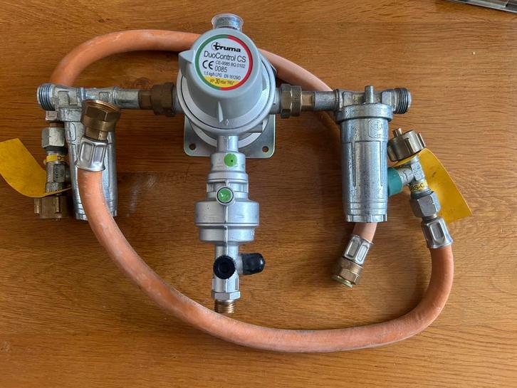 Truma duo Gasdrukregelaar voor 2 flessen, Caravans en Kamperen, Caravanaccessoires, Zo goed als nieuw, Ophalen of Verzenden