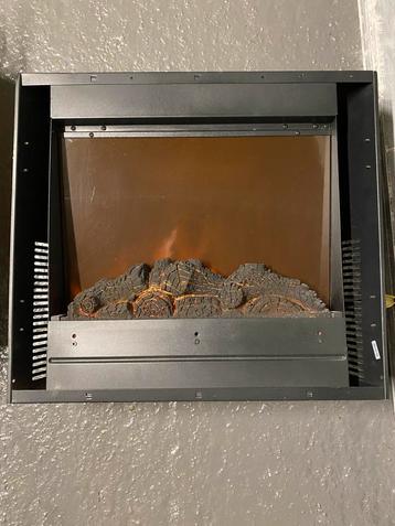 Decoratieve elektrische verwarming beschikbaar voor biedingen