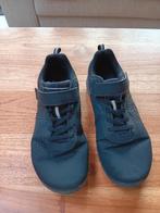 Baskets noire pointure 39, Kinderen en Baby's, Kinderkleding | Schoenen en Sokken, Ophalen of Verzenden, Gebruikt, Décathlon, Sportschoenen