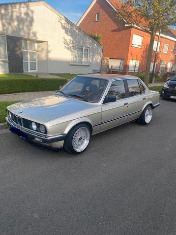 BMW E30 320I beschikbaar voor biedingen