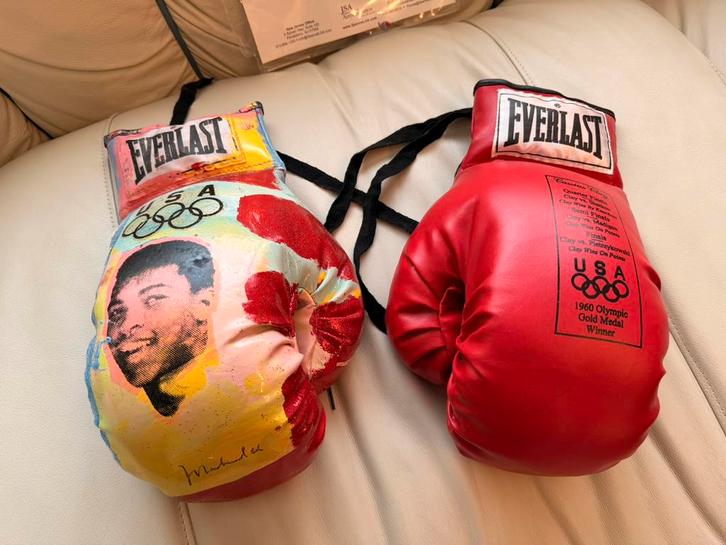 Bokshandschoenen Muhammed Ali, Verzamelen, Muziek, Artiesten en Beroemdheden, Gesigneerd, Ophalen